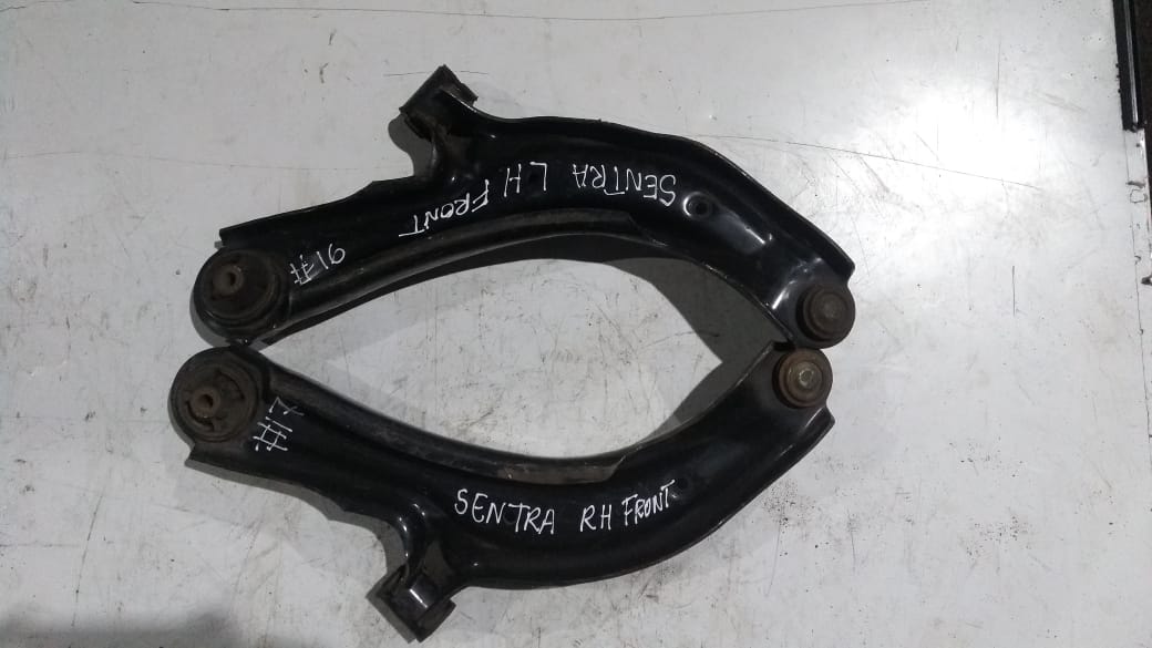 BANDEJAS DELANTERAS NISSAN SENTRA  2013 AL 2018